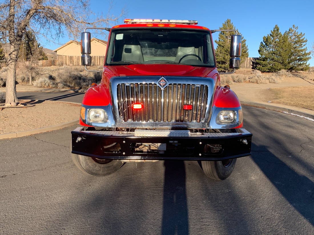 2004 International 7400 - Image 4